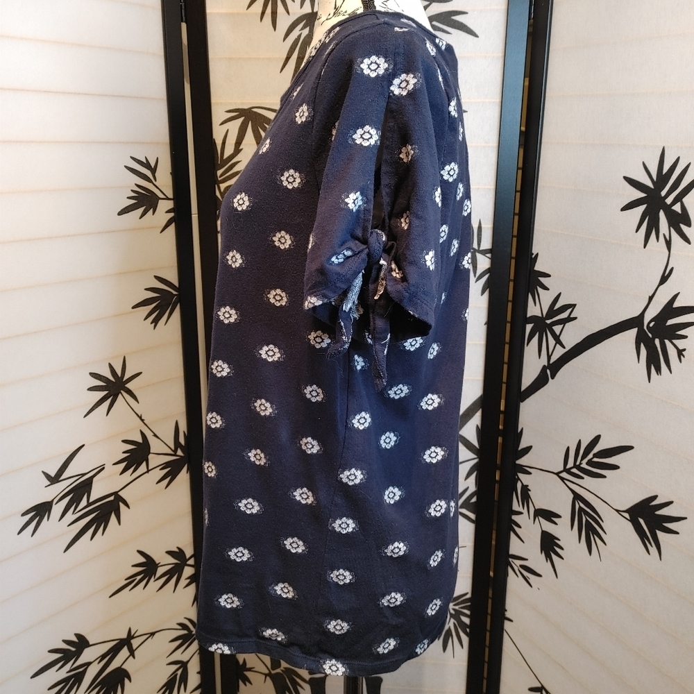 LOFT Navy Blue Floral Print Tie Sleeve Top Medium - Picture 2 of 7